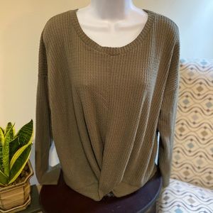 Twist front long sleeve